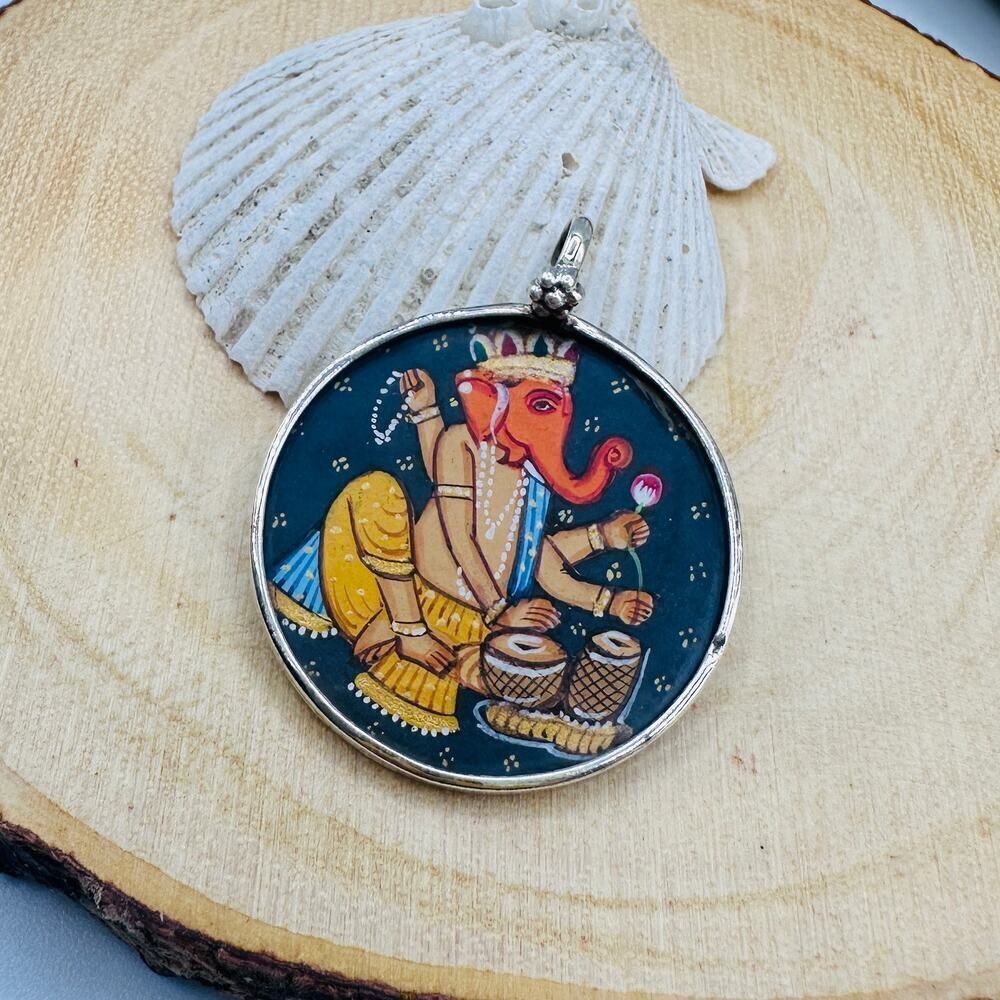 Lord Ganesha Hand Painted 925 Sterling Silver Pendant - Picture 2 of 6